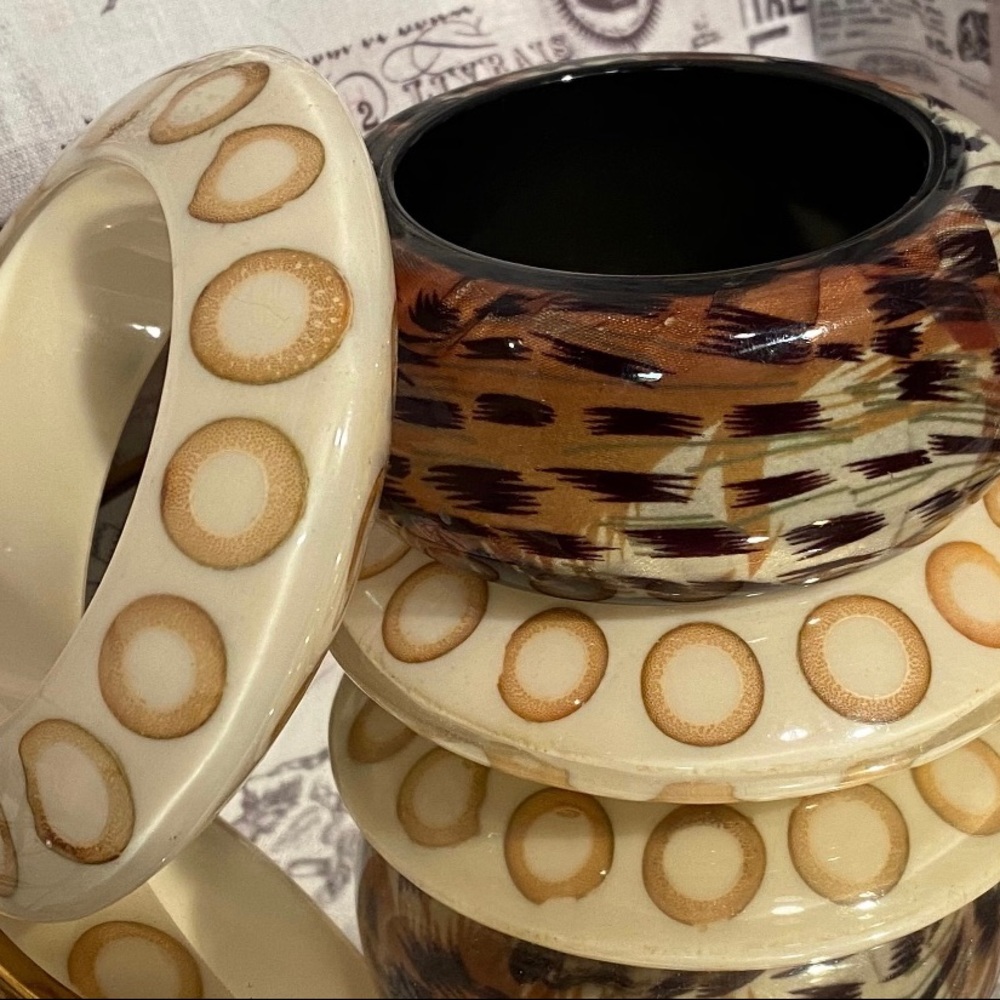 Vintage Chunky Resin/Lucite Bracelet Lot Of 3 Circa 1980s Bangles
